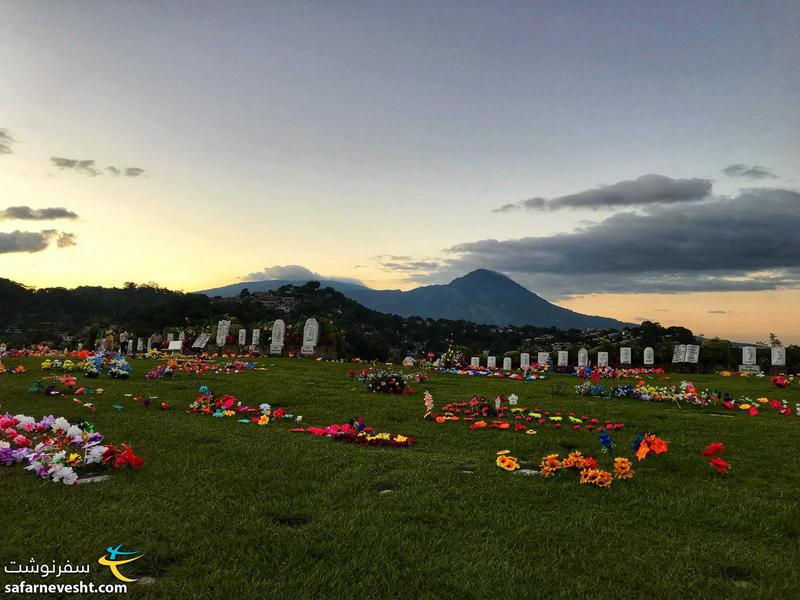قبرستان زیبا بعد از جشن مردگان در السالوادور