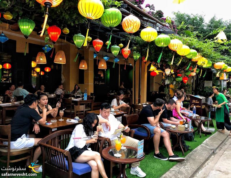 رستوران های شهر هوی آن، خدمات ماساژ هم در همه شهر های ویتنام در خیابان های توریستی وجود داره